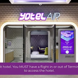 Yotelair Paris Cdg - Transit - Terminal 2e 3*, Руасси-эн-Франс Франция