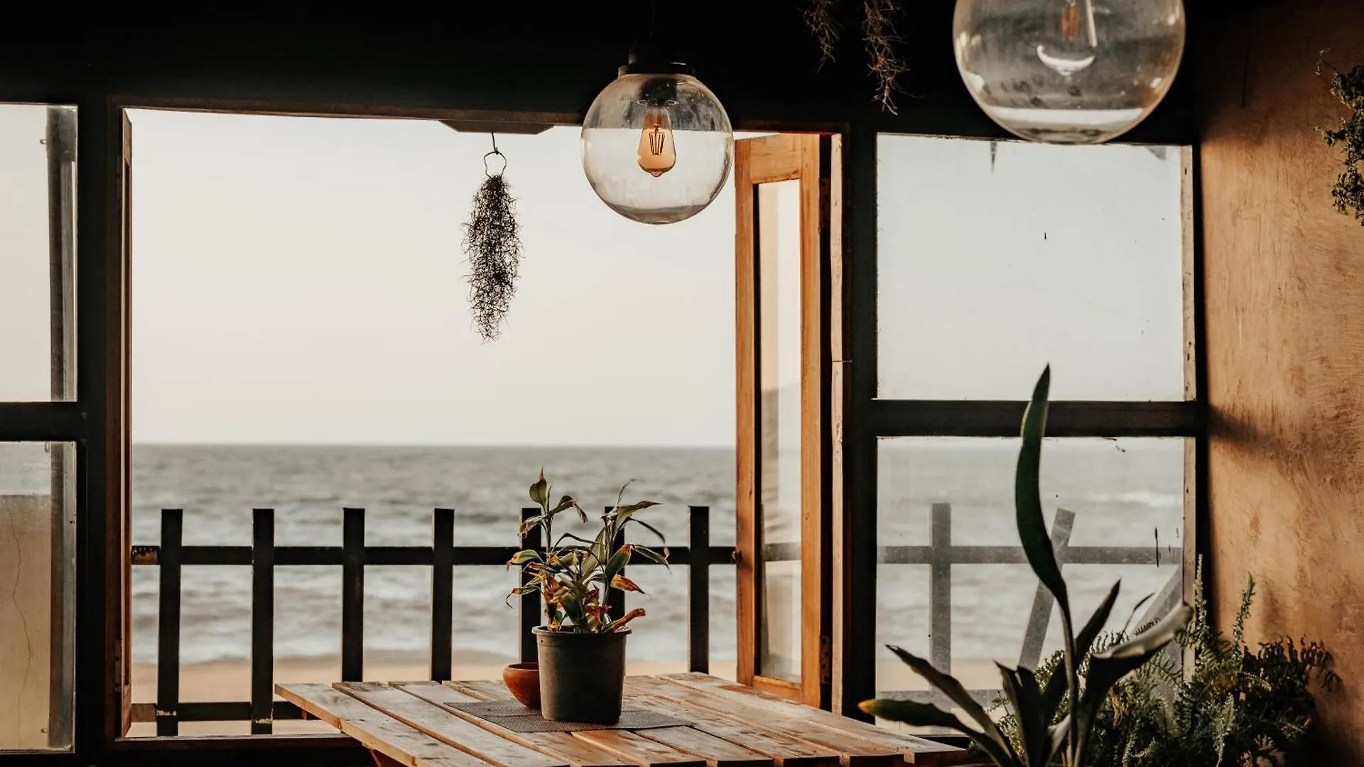 Winston Sea Front Villa Негомбо 0*,